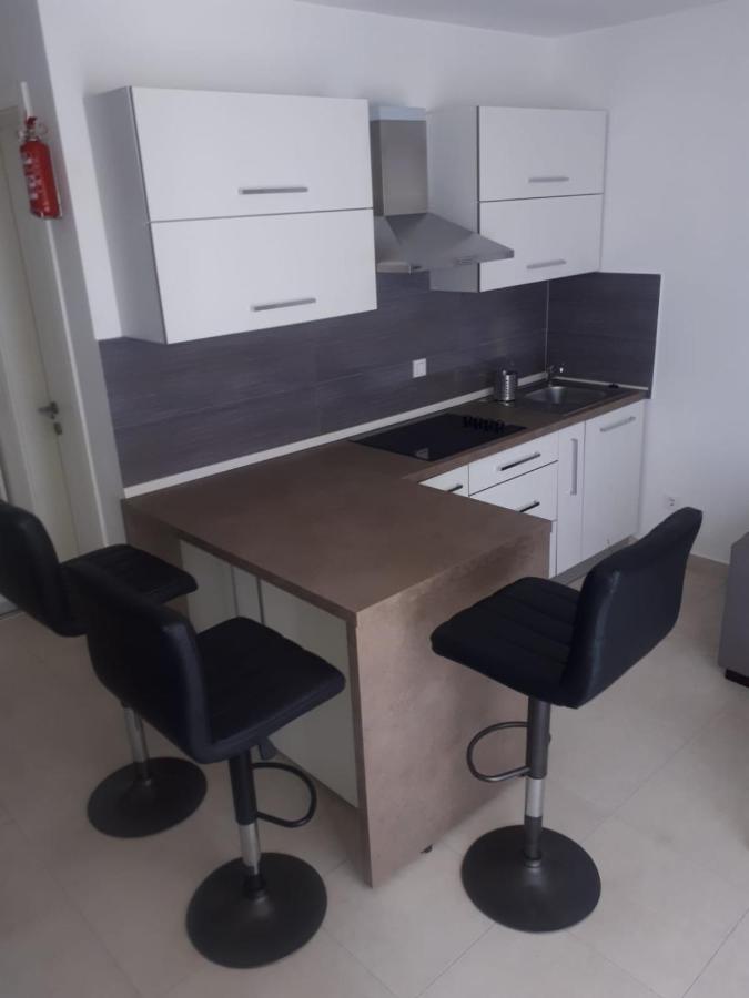 Studio Apartman Labrador Vodice Exterior foto
